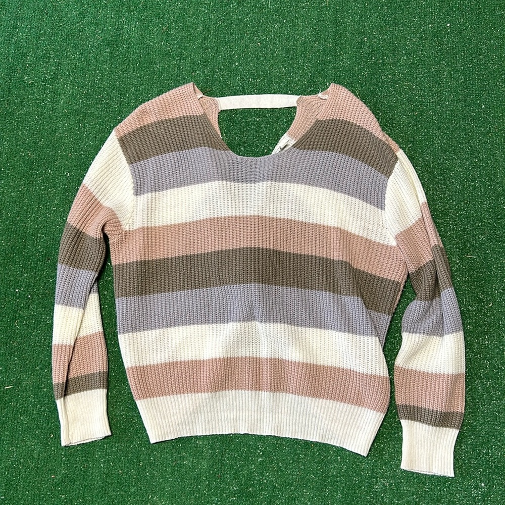 Large Women’s Sweater!